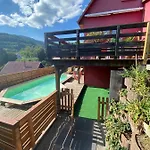 Grande Maison Bi-familiale, Belle Vue, Piscine * Fréland