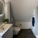 Grande Maison Bi-familiale, Belle Vue, Piscine بيت للعطل Fréland